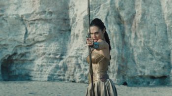 Thân phận của Wonder Woman được hé lộ trong đoạn phim mới